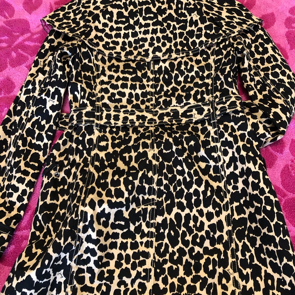 Blazer - Picture 3 of 8